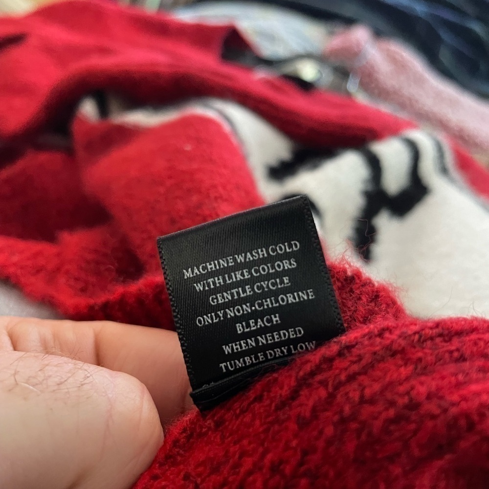 Marled x Olivia Culpo GRL PWR Destroyed Sweater in Red. - Size L​​​​​​​​​​​​ - Picture 12 of 12